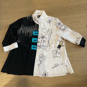 ALI MILES Unique floral print black and white button up